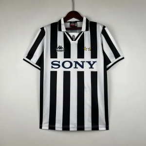 Retro Juventus 96-97 Home Kit