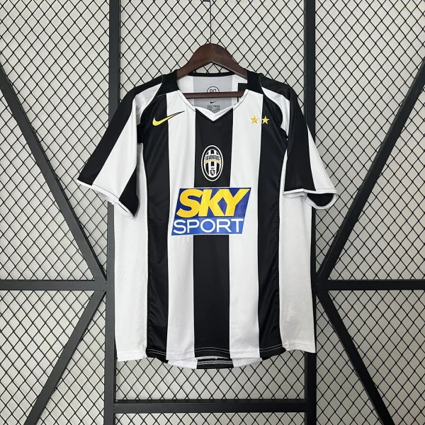 Retro Juventus 2004-05 Home Kit