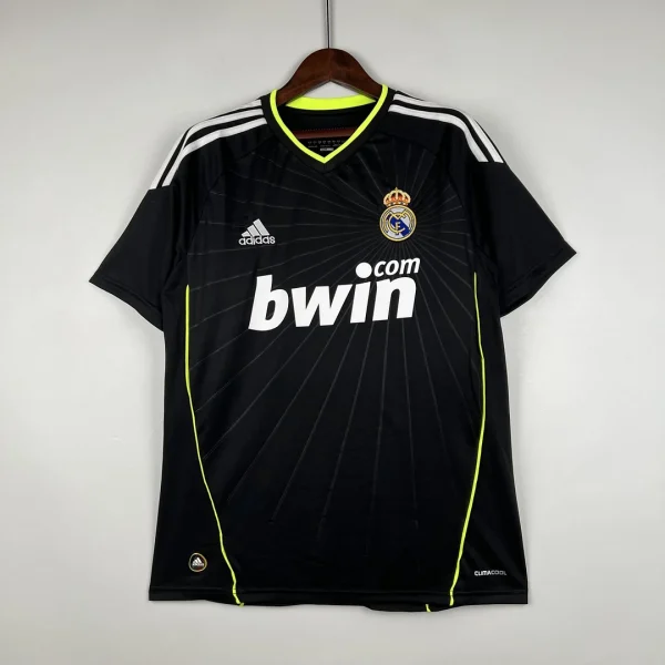 Retro Real Madrid 2010-11 Away Kit