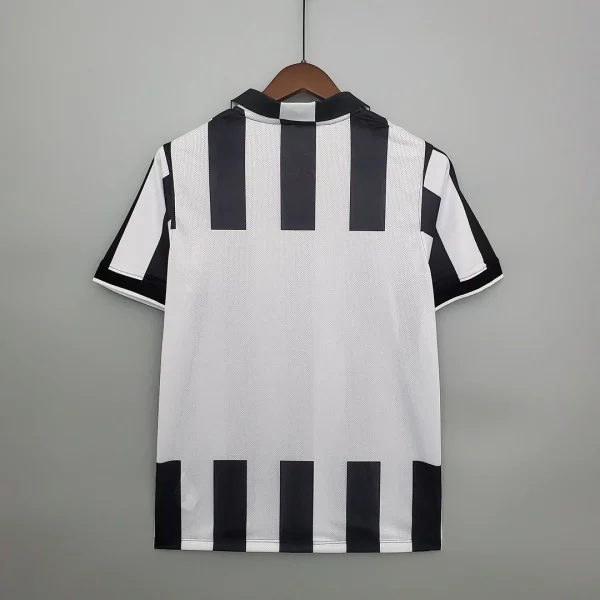 Retro Juventus 2014-15 Home Kit